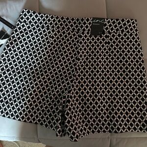 NWT INC Black and White Geometric Shorts Sz 12